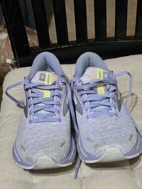 Brooks Lavender and Lime Women's Running Sneakers Size 8 Used